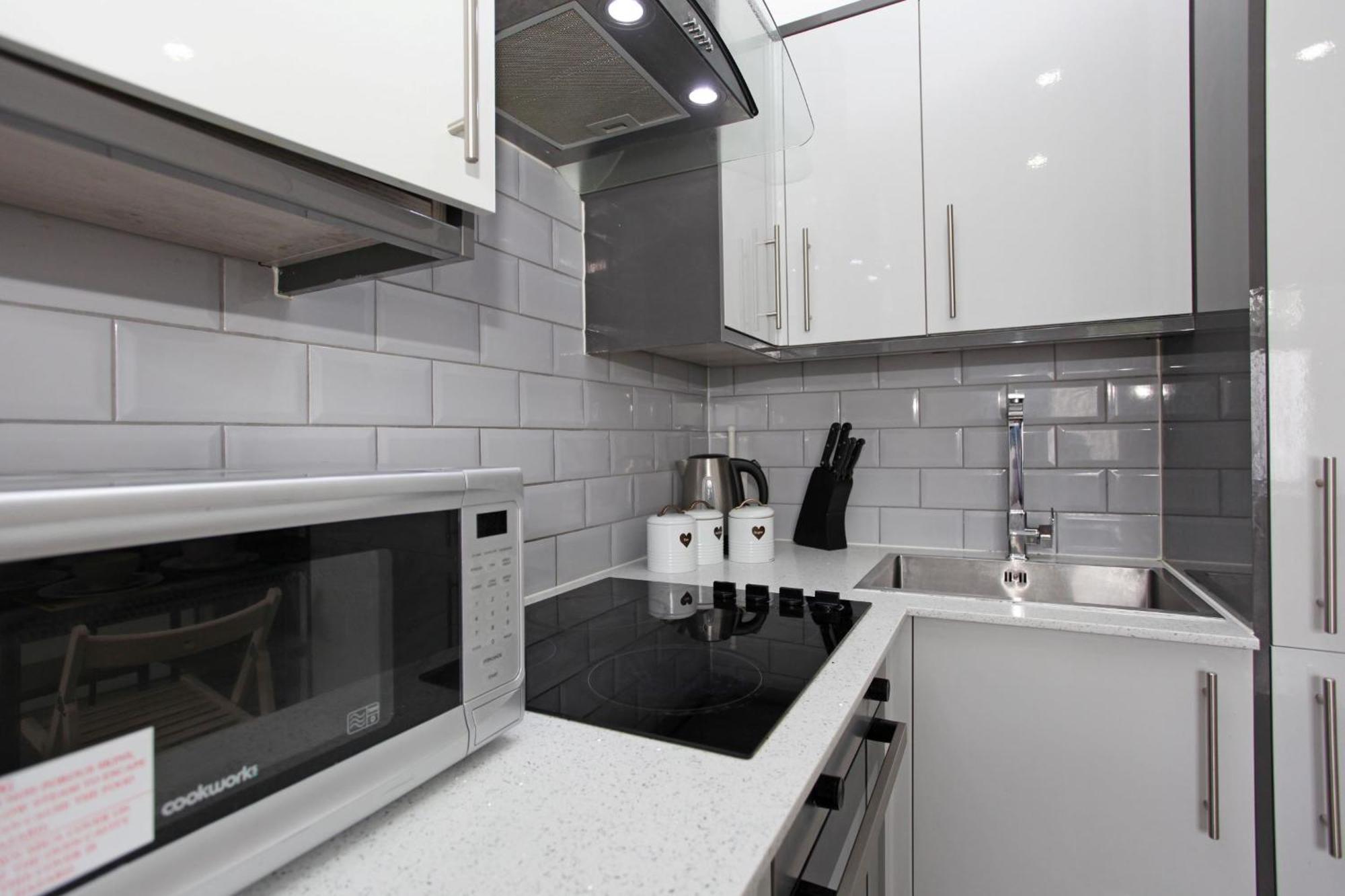Sapphire House Apartments Telford Exteriör bild